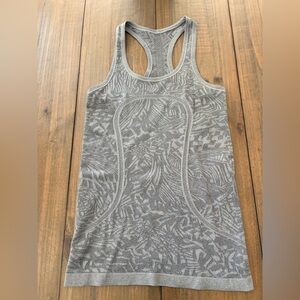 Lululemon Swiftly tank - size 6